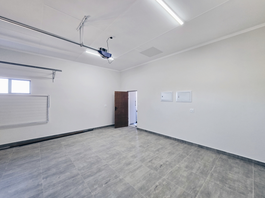 5 Bedroom Property for Sale in Outeniquasbosch Western Cape